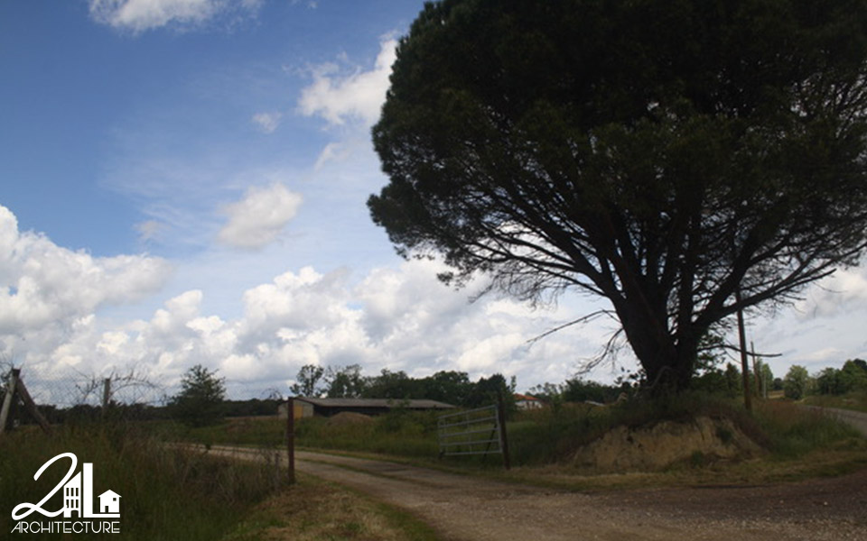 Construction d’une maison individuelle et d’un hangar agricole : avant