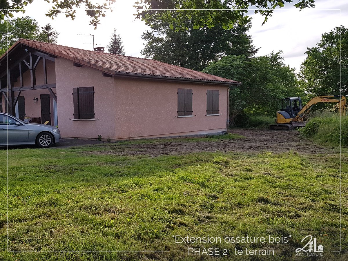Suivez le chantier de la construction d'une extension en ossature bois. Phase 2, la préparation du terrain
