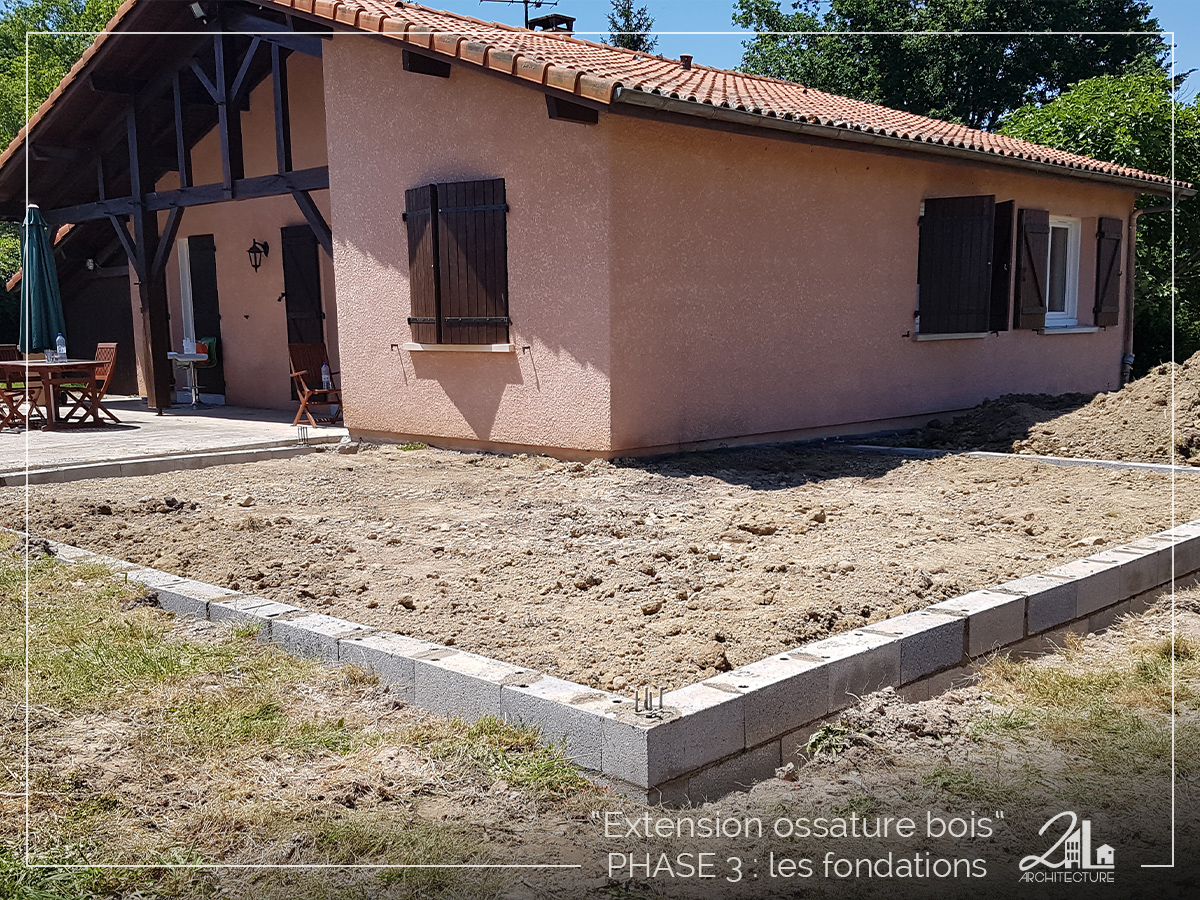 Suivez le chantier de la construction d'une extension en ossature bois. Phase 3, les fondations